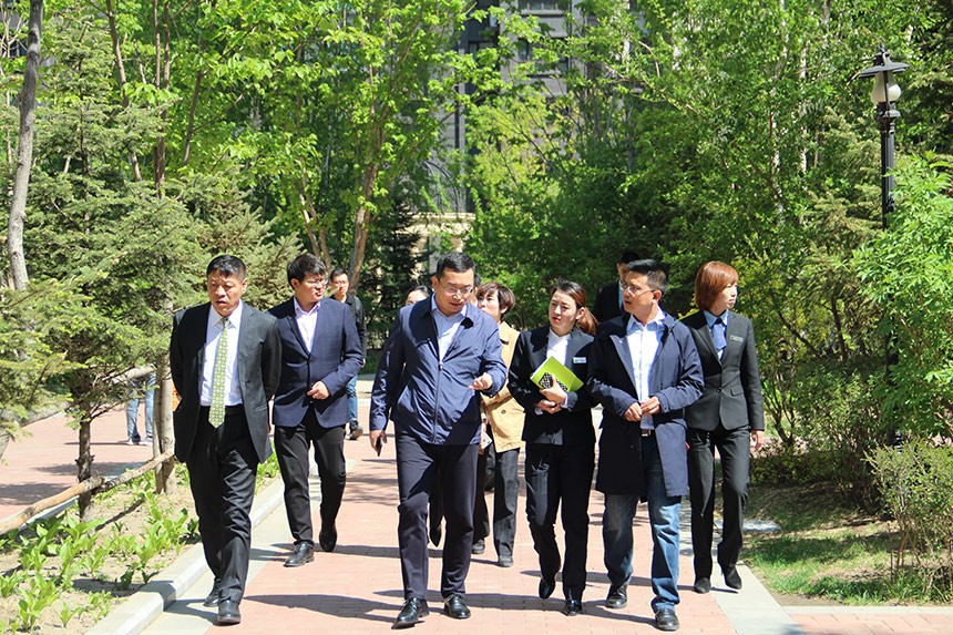 交流、借鉴、提升丨欢迎万科物业同行莅临交流，欣汇龙物业愿与同行互助精进携手同行！