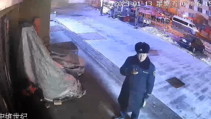 春节将至，这一小区物业保安勇抓窃贼，保业主财产安全！