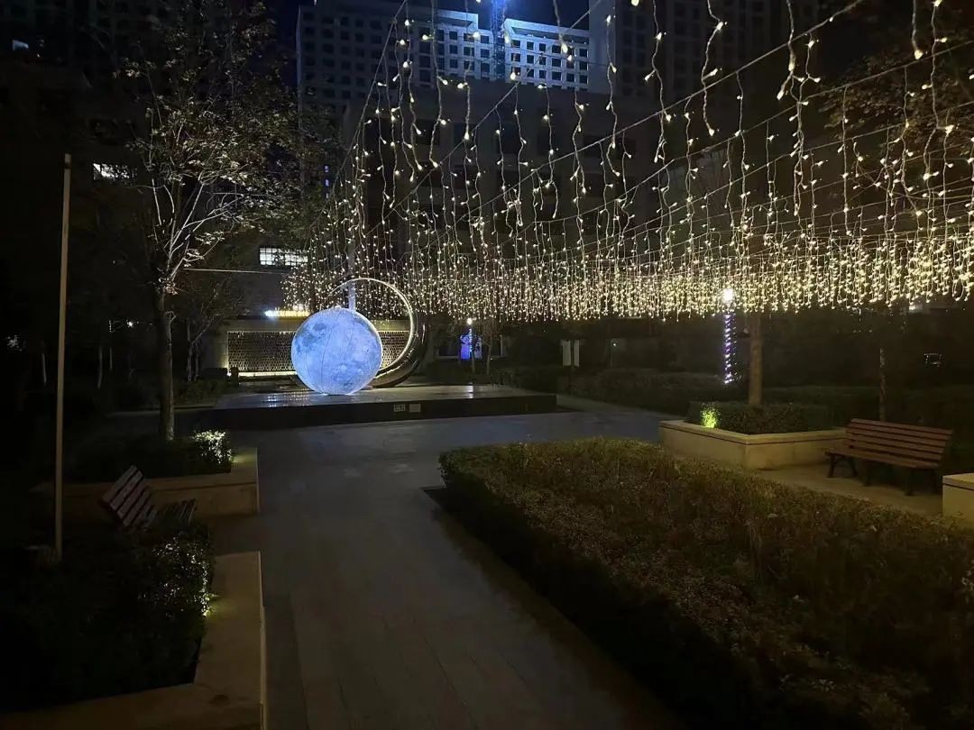 【欣汇龙物业】喜迎双节装饰篇 | 中秋遇国庆，月映中国红；与家同在，与国同庆！