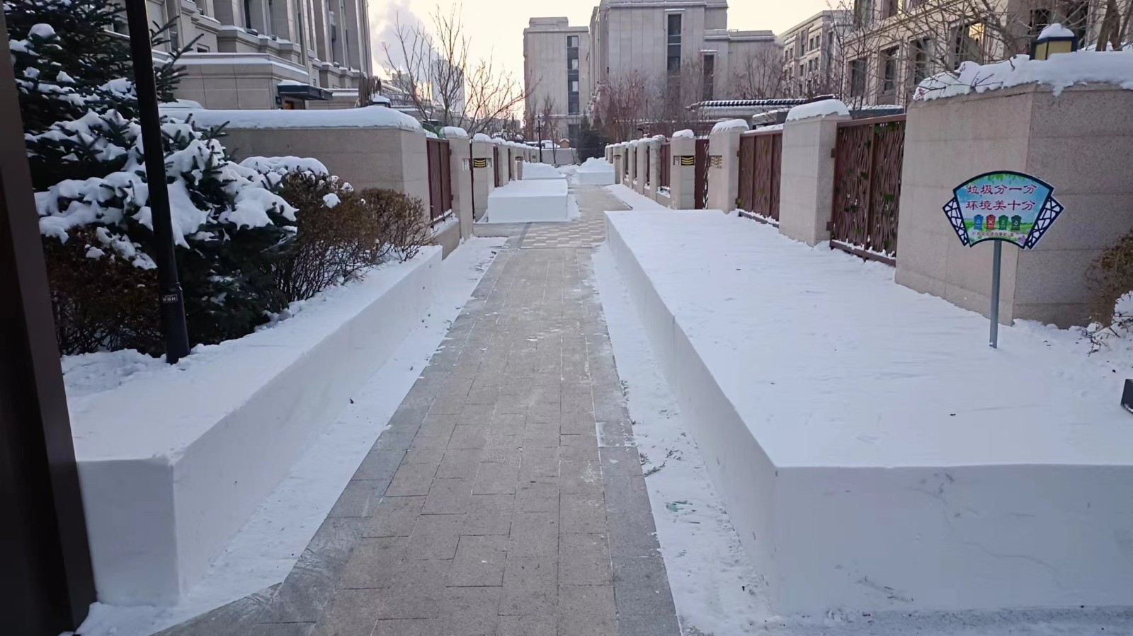 这是积雪？分明就是“艺术品”！这些小区清雪太“卷”了