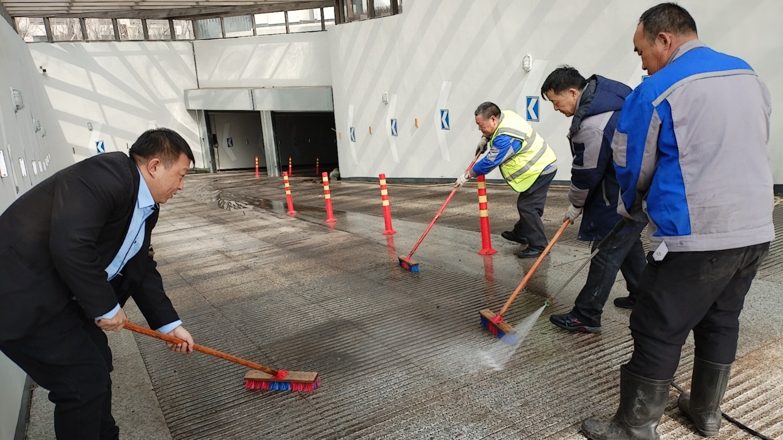 春季环境品质提升系列|全员参与“集中行动”，拂去冬日积尘 让小区“净” 享春暖花开