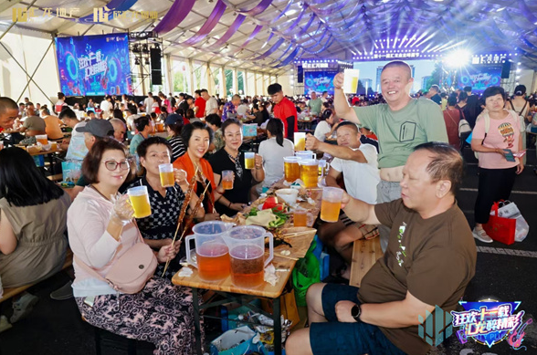物企自办啤酒节，1.8万业主共赴夏日邻里盛宴